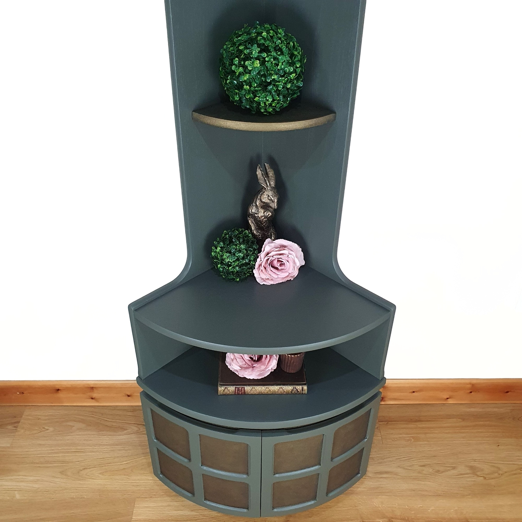 Nathan Squares corner unit in green and bronze