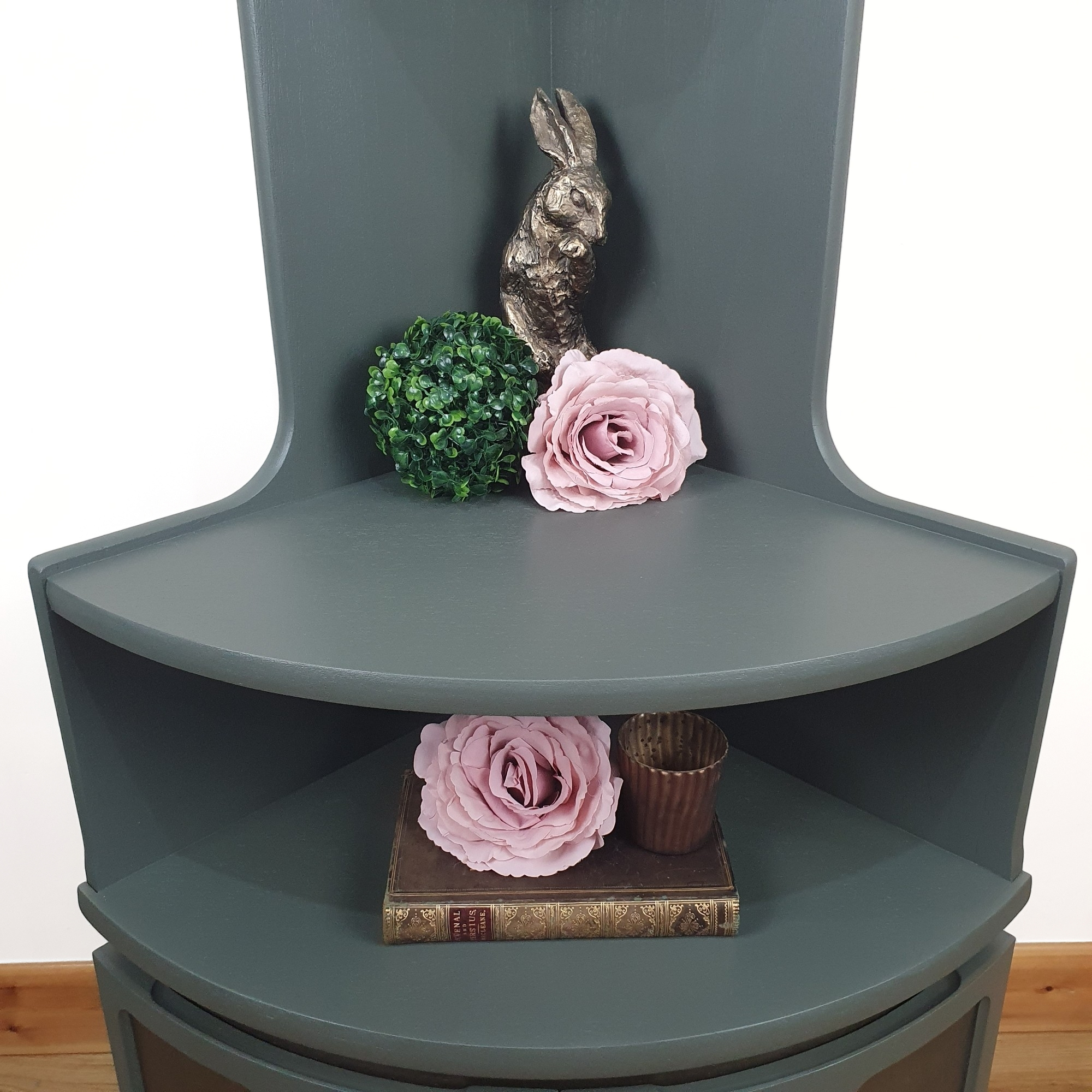 Nathan Squares corner unit in green and bronze
