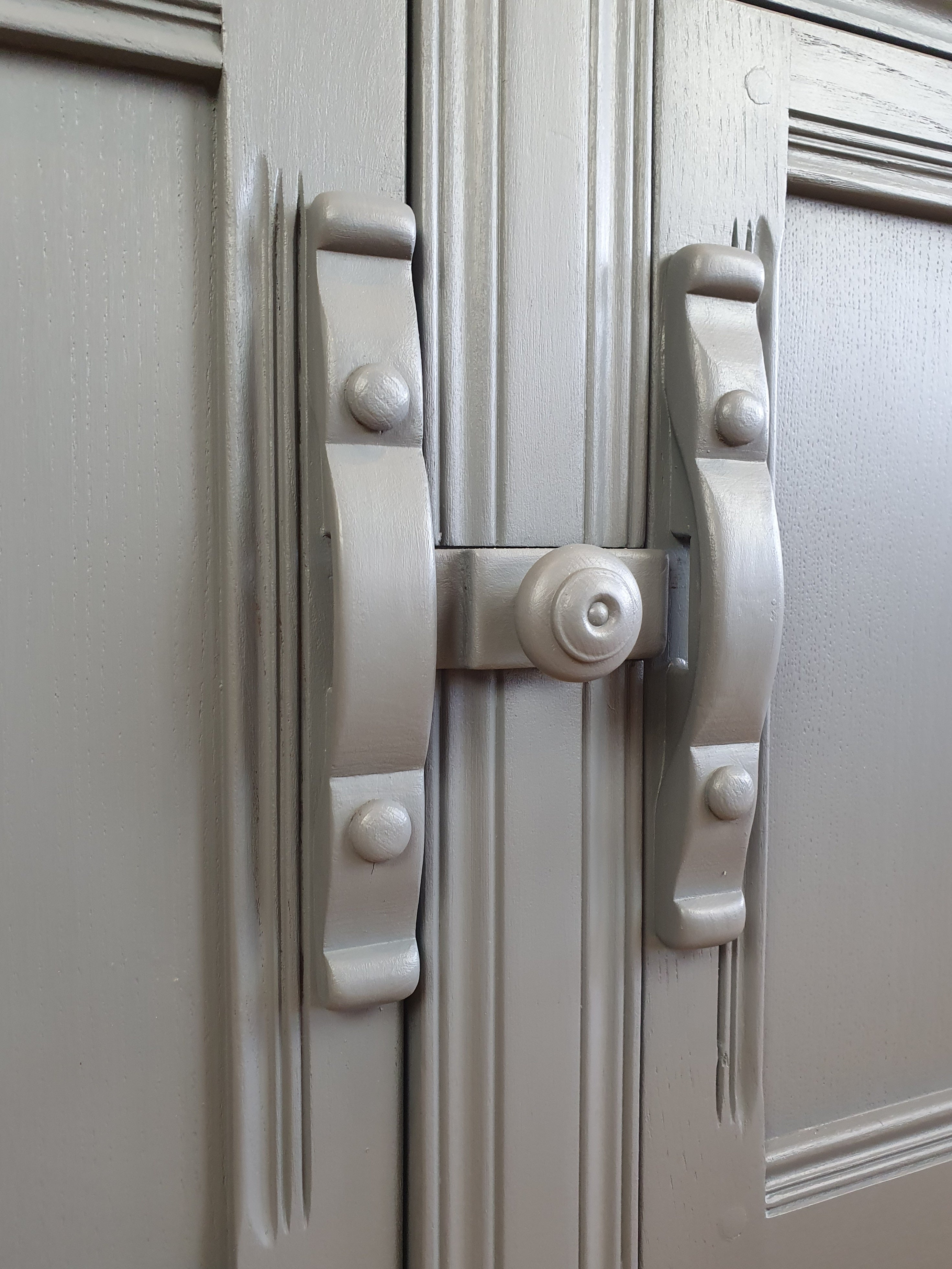 Grey Ercol 'Old Colonial' dresser