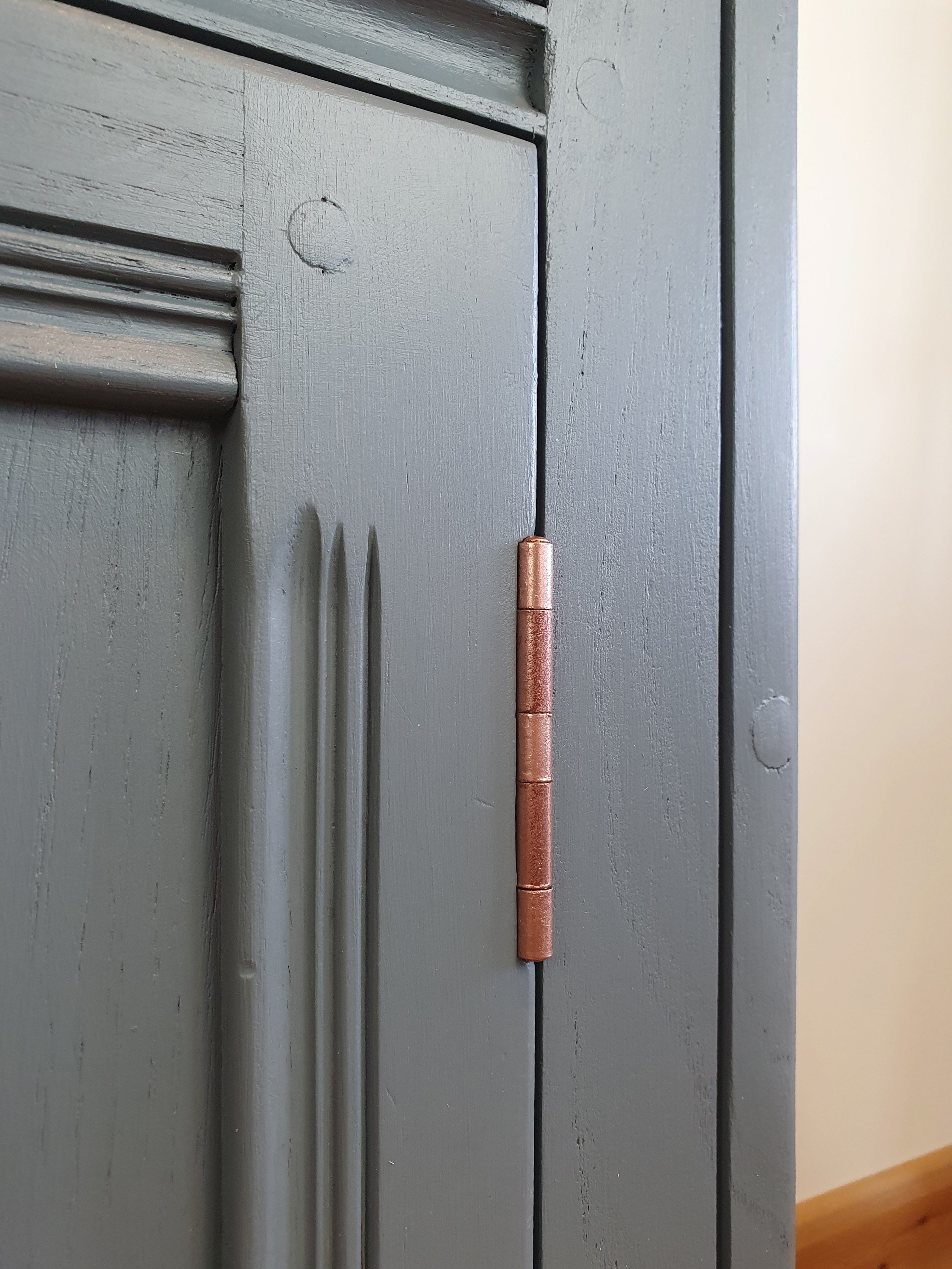 Grey Ercol 'Old Colonial' dresser