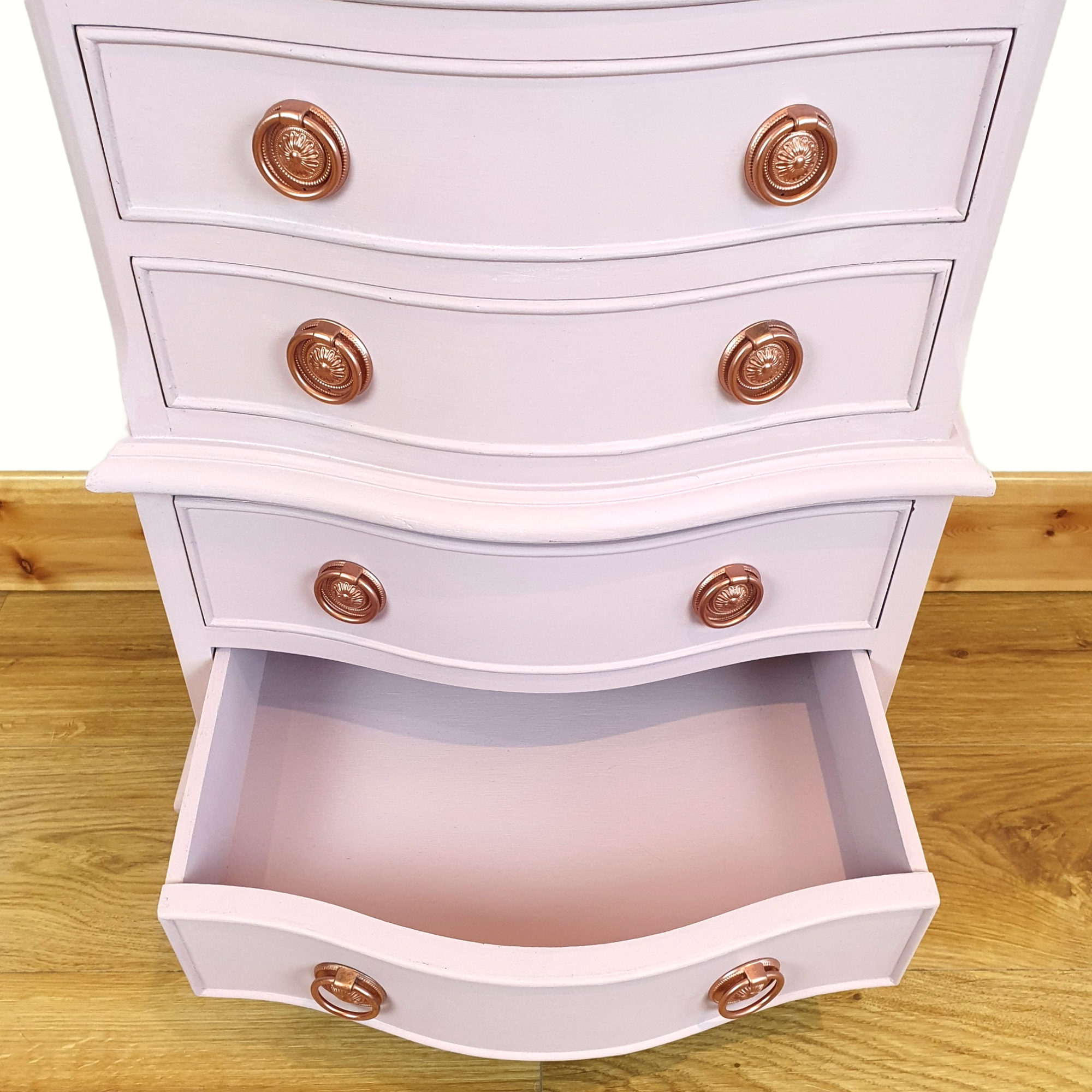 Small pink chest of drawers