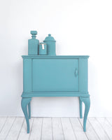 Fleur Chalky Look Spray - F49 Cape Town Blue - scene