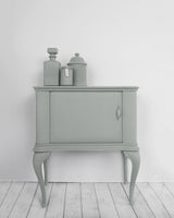 Fleur Chalky Look Spray - F61 All About Grey - scene