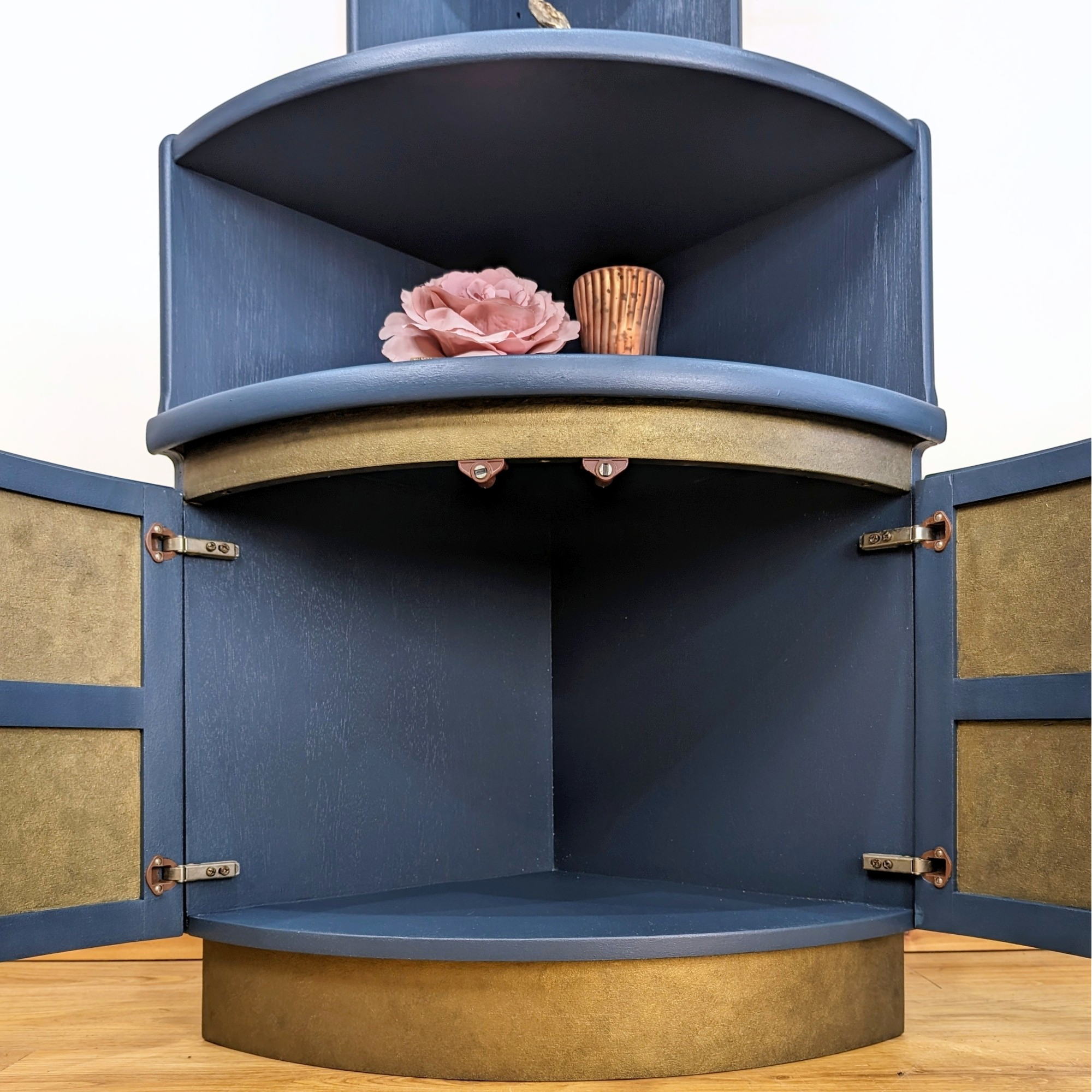 Nathan Squares corner unit in blue and bronze