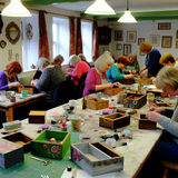 Workshop: Decorate a Crate