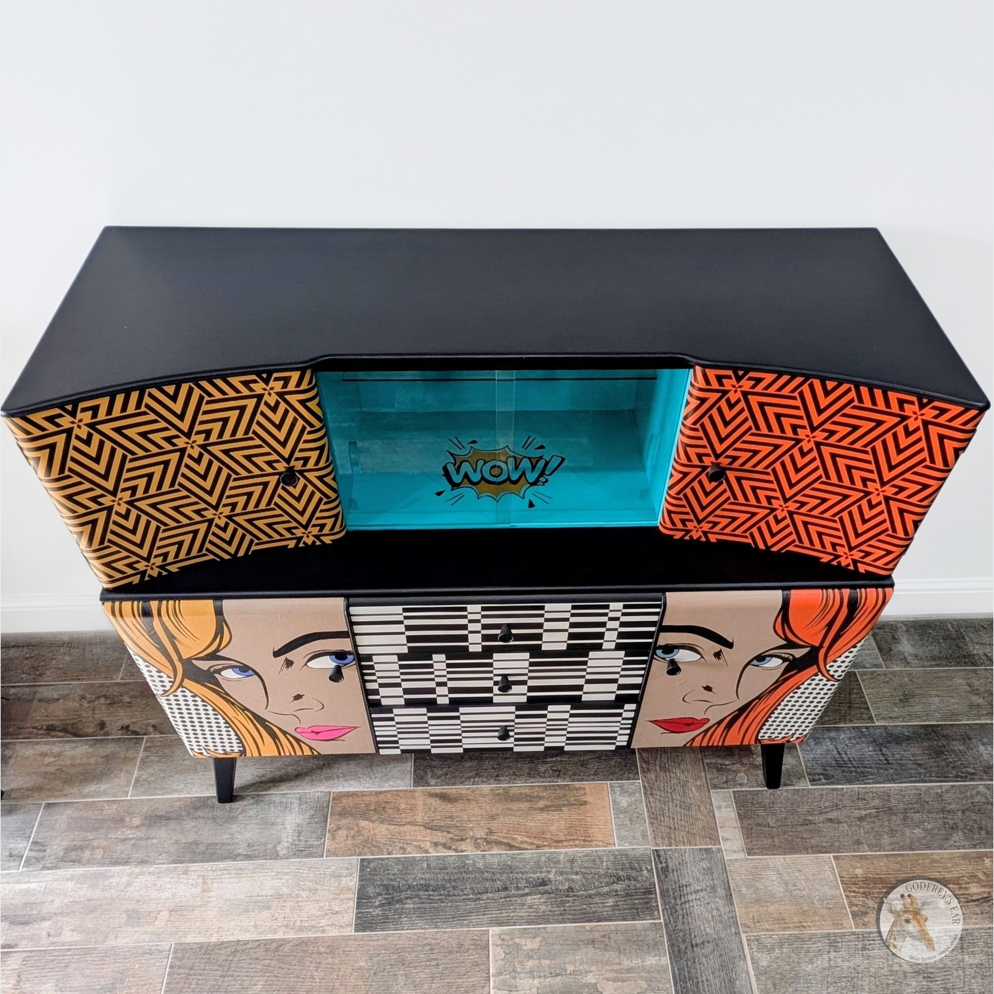 Mesmereyes 2 Beautility sideboard - high