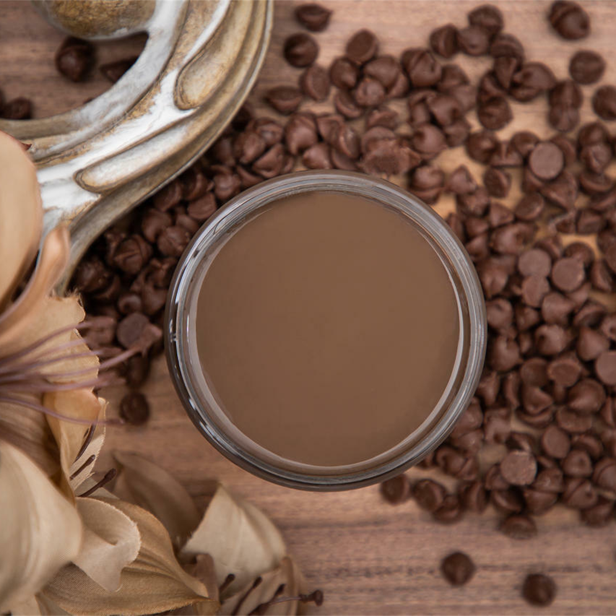 Dixie Belle Chocolate chalk mineral paint - flat lay