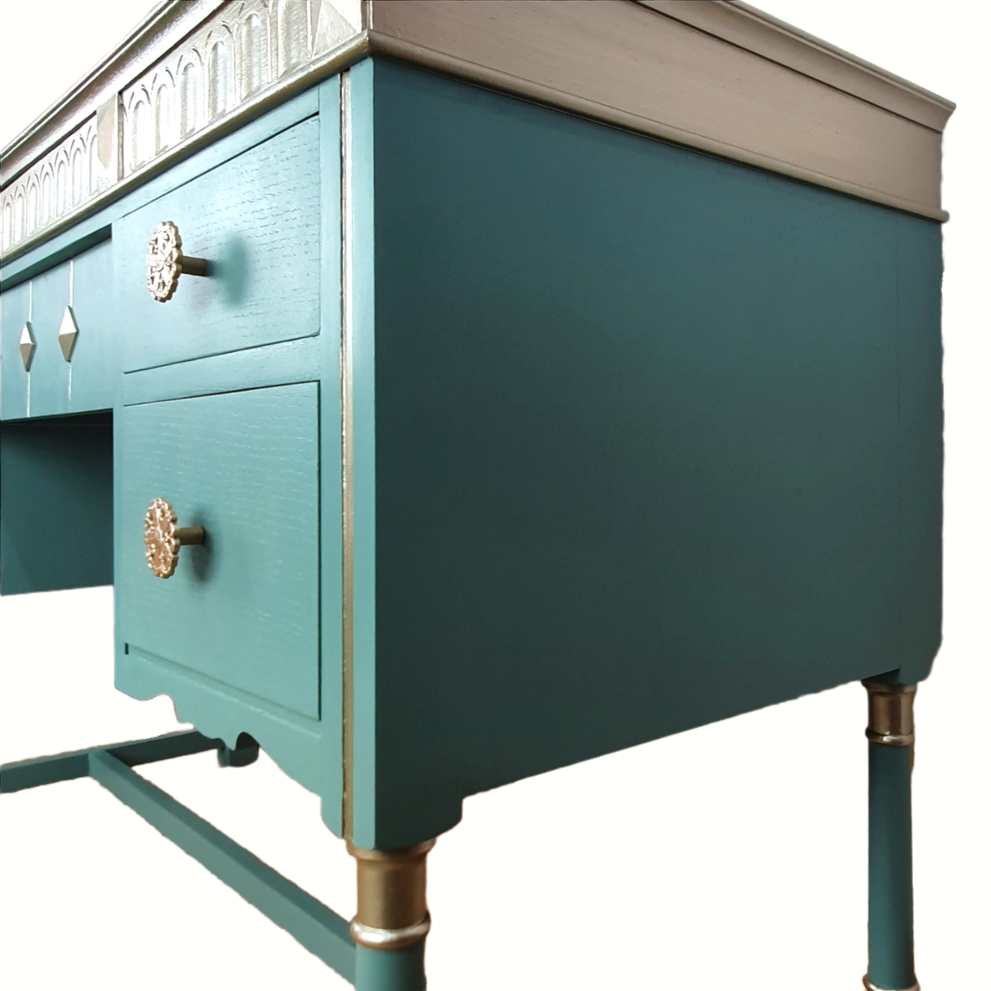 Green Austinsuite dressing table with champagne highlights