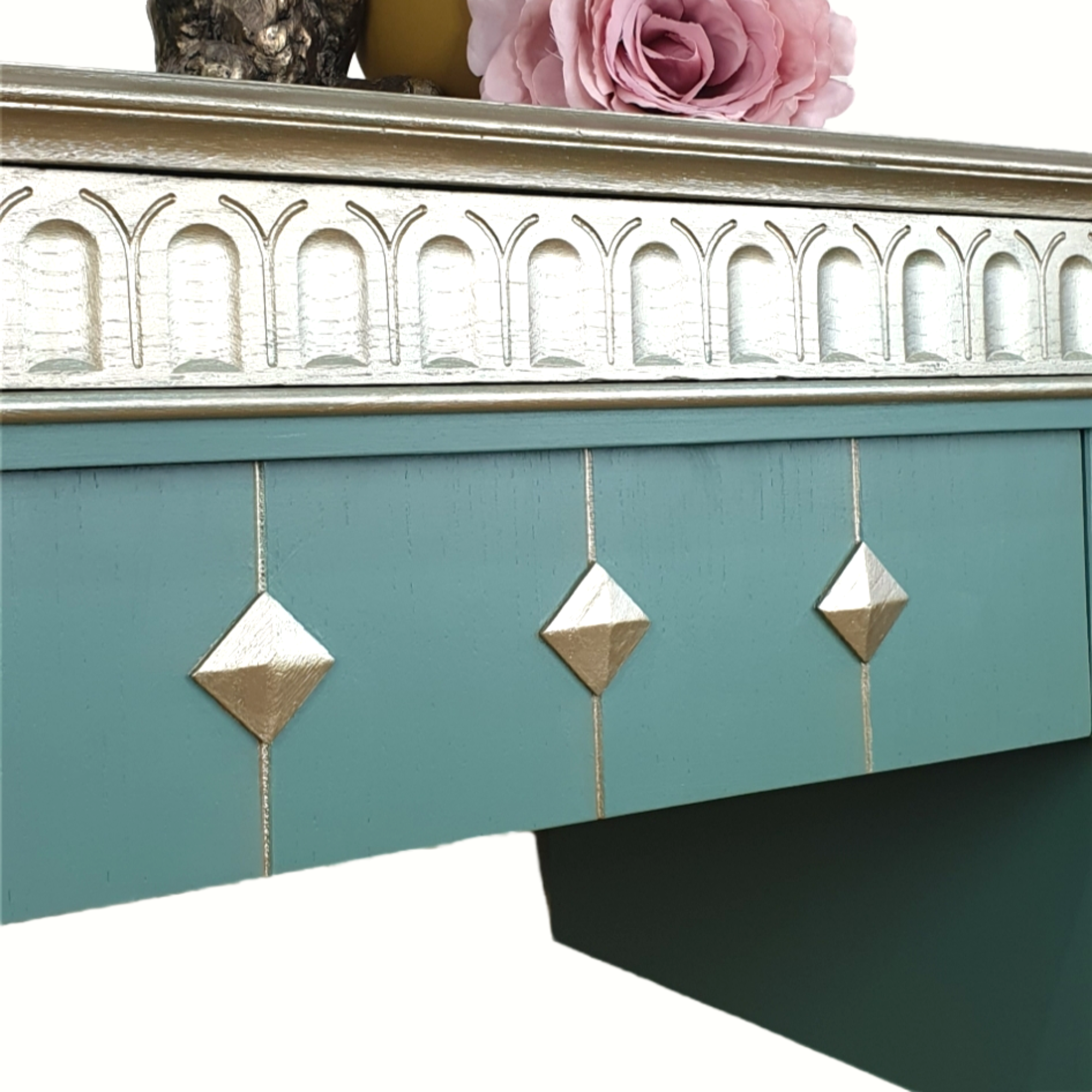 Green Austinsuite dressing table with champagne highlights