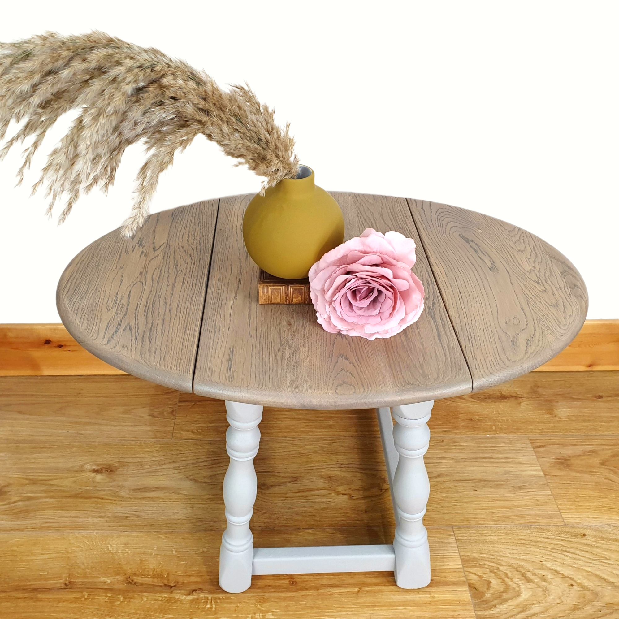 Small oak dropleaf side table