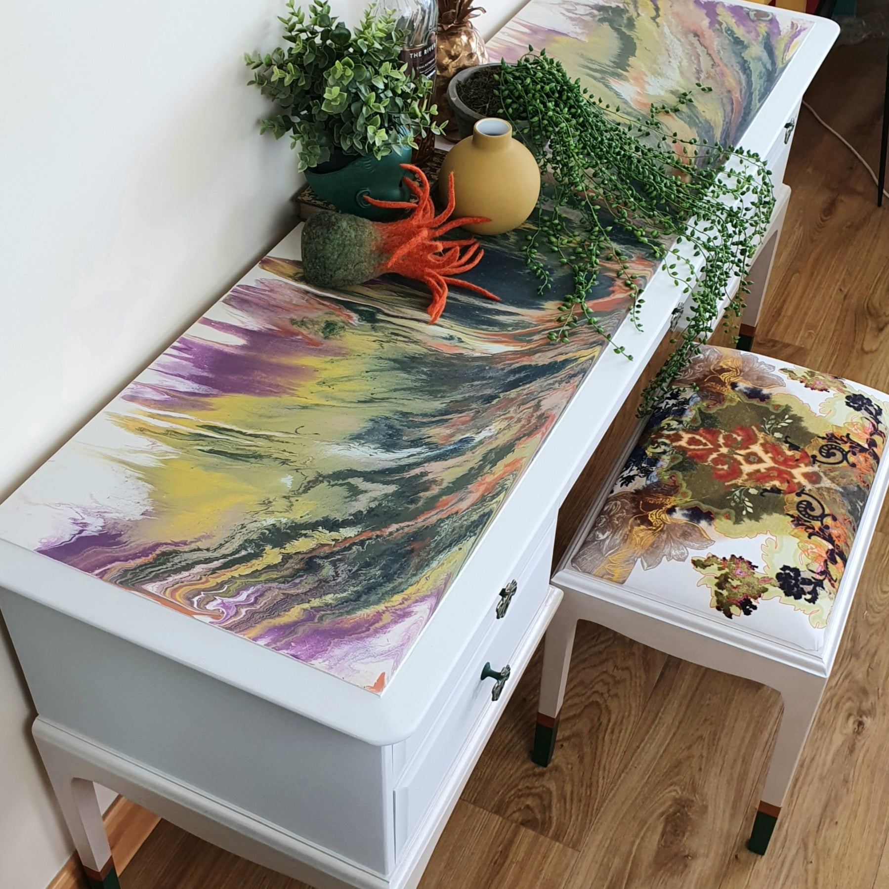 'Under the Sea' Stag Minstrel dressing table